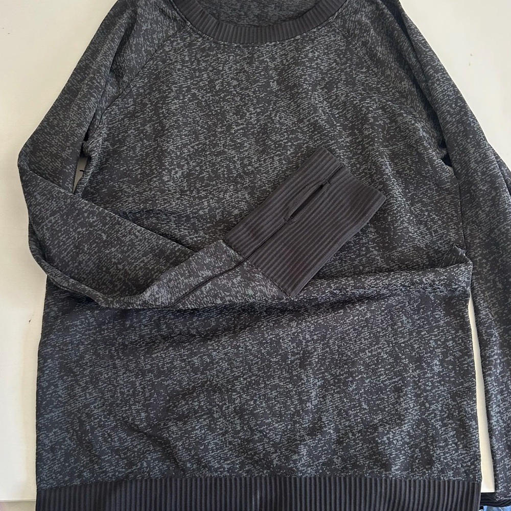lululemon athletica women’s black crew neck top